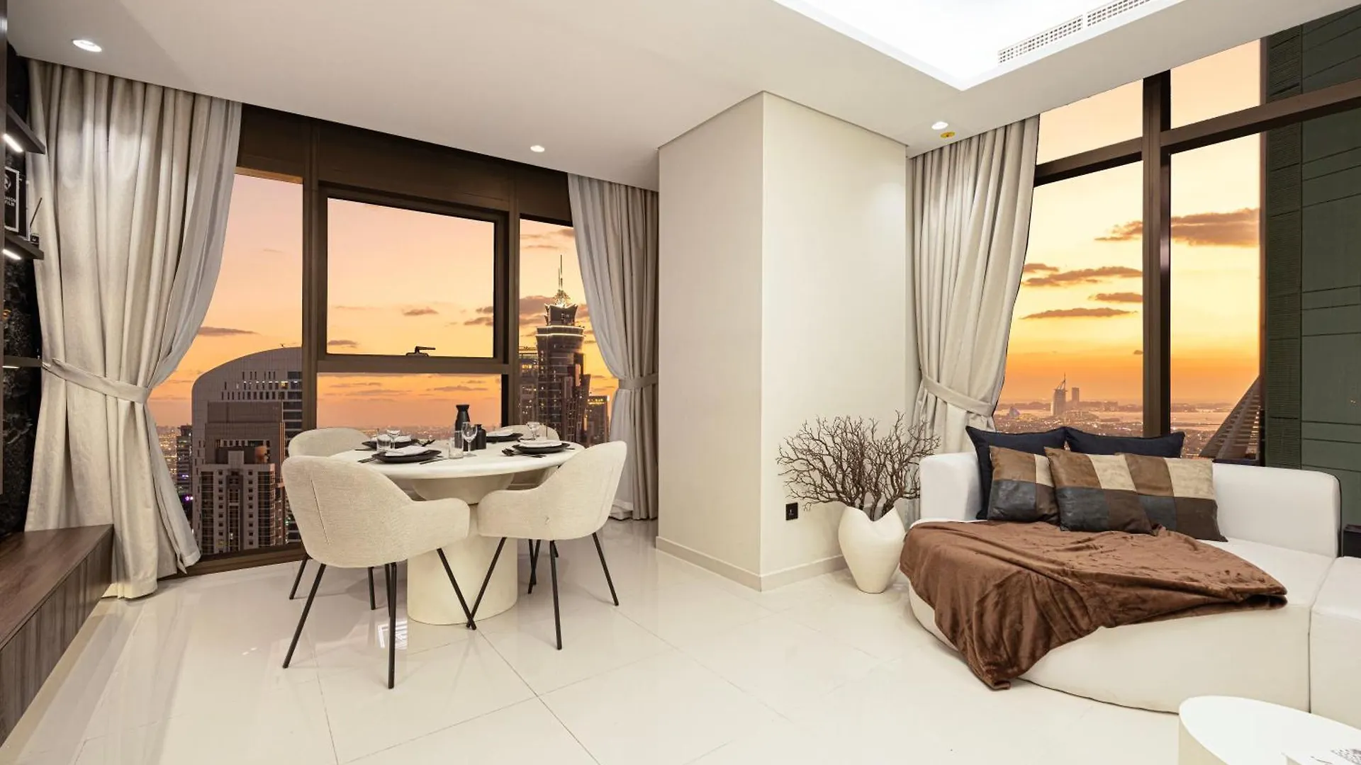 Panoramic Burj Khalifa And Sea View, Infinity Pool, Luxury 2Br Apartment Dubai